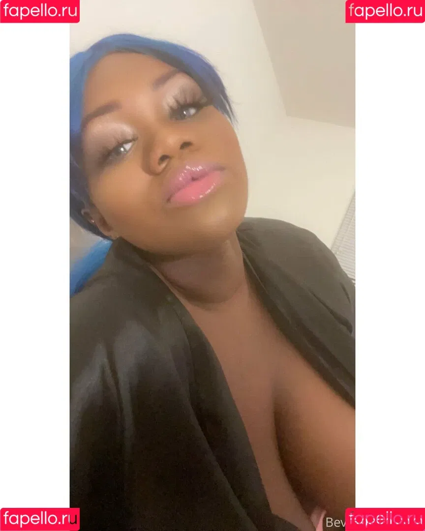 beverlyblue3x / beverlyblueofficial Onlyfans Photo Gallery 