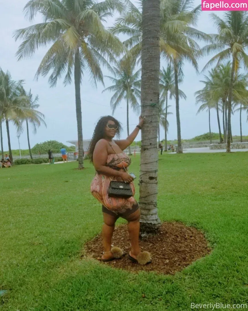 beverlyblue3x / beverlyblueofficial Onlyfans Photo Gallery 