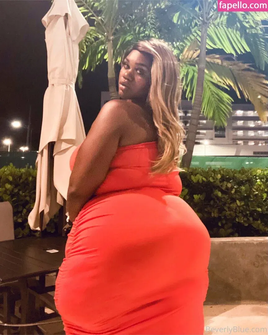 beverlyblue3x / beverlyblueofficial Onlyfans Photo Gallery 