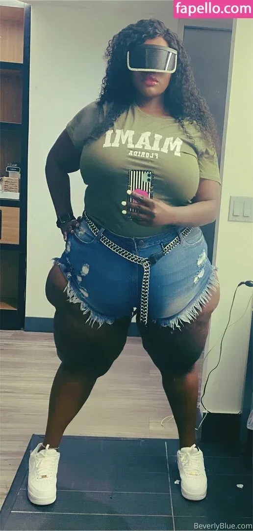 beverlyblue3x / beverlyblueofficial Onlyfans Photo Gallery 