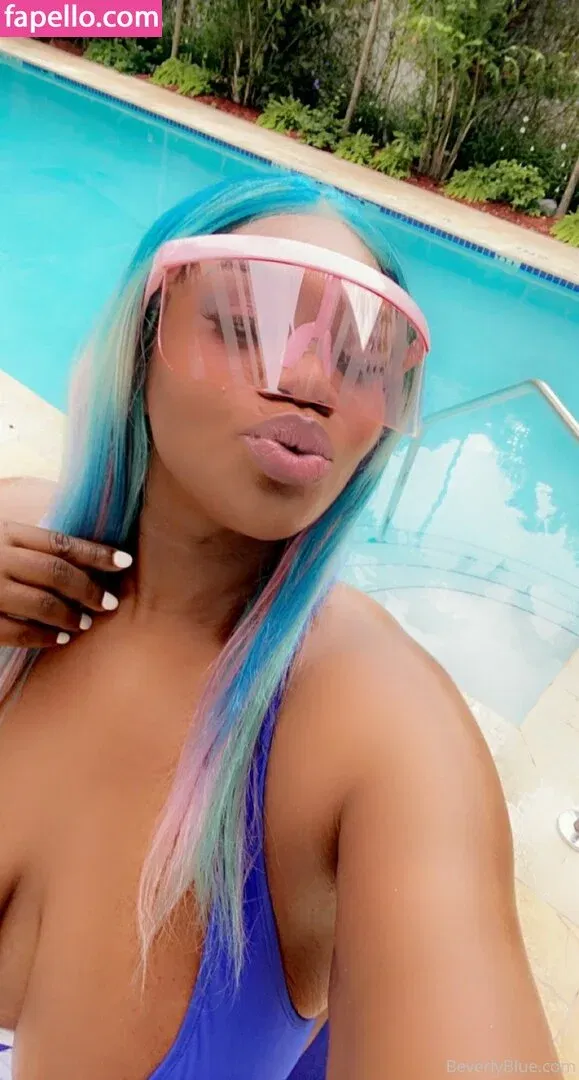 beverlyblue3x / beverlyblueofficial Onlyfans Photo Gallery 
