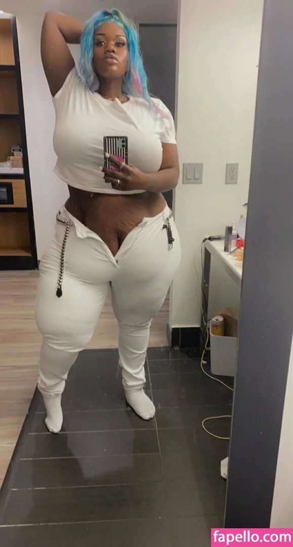 beverlyblue3x / beverlyblueofficial Onlyfans Photo Gallery 