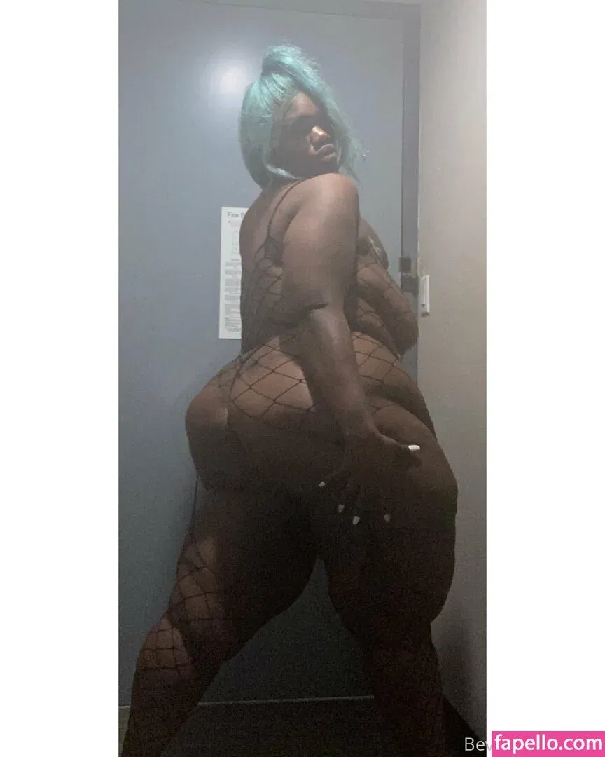 beverlyblue3x / beverlyblueofficial Onlyfans Photo Gallery 