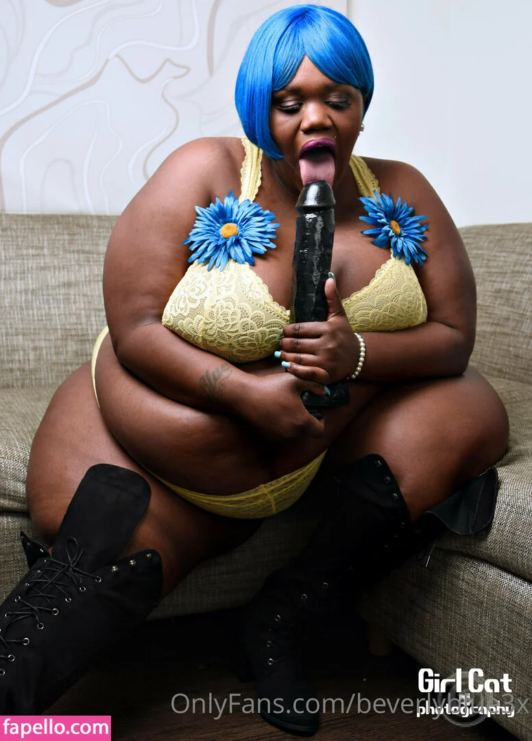 beverlyblue3x / beverlyblueofficial Onlyfans Photo Gallery 