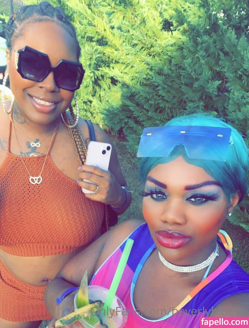beverlyblue3x / beverlyblueofficial Onlyfans Photo Gallery 