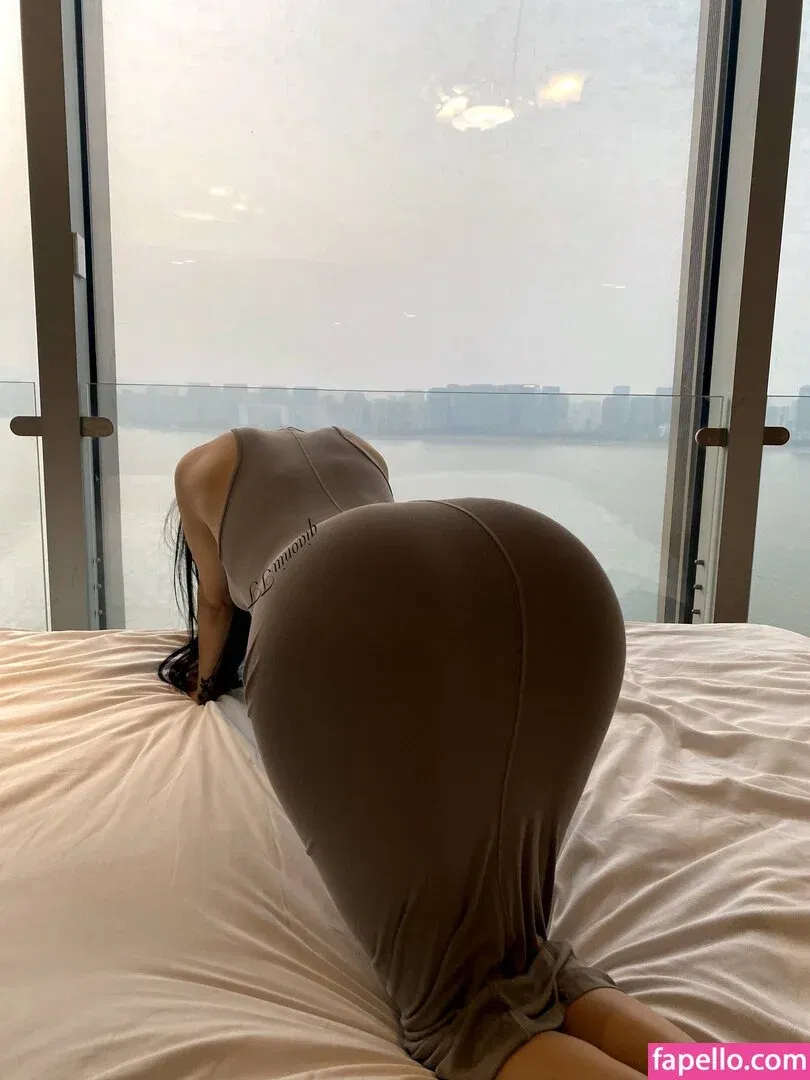 QiaoniuTT / qiaoniu_tt / 俏妞 Onlyfans Photo Gallery 