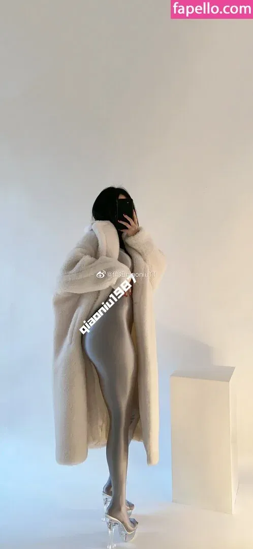 QiaoniuTT / qiaoniu_tt / 俏妞 Onlyfans Photo Gallery 