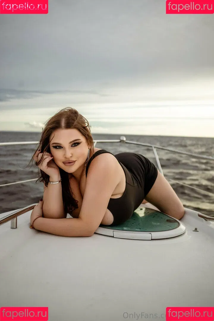alenaost / alenaost__ Onlyfans Photo Gallery 