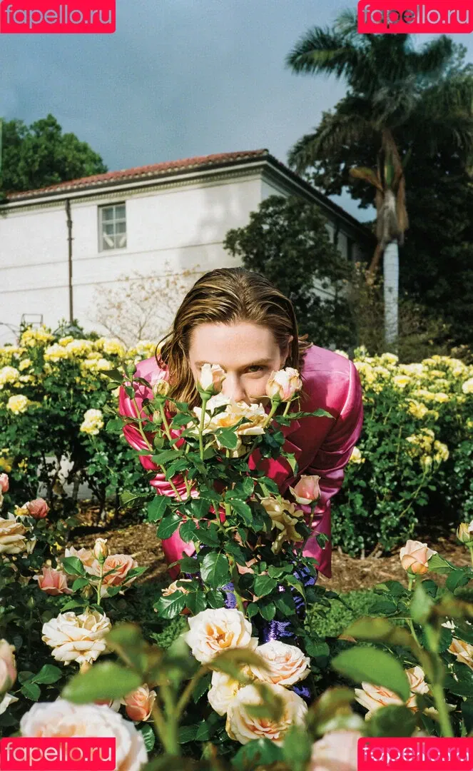 Elizabeth Olsen / elizabetholsendaily / lizabeth_olsen Onlyfans Photo Gallery 