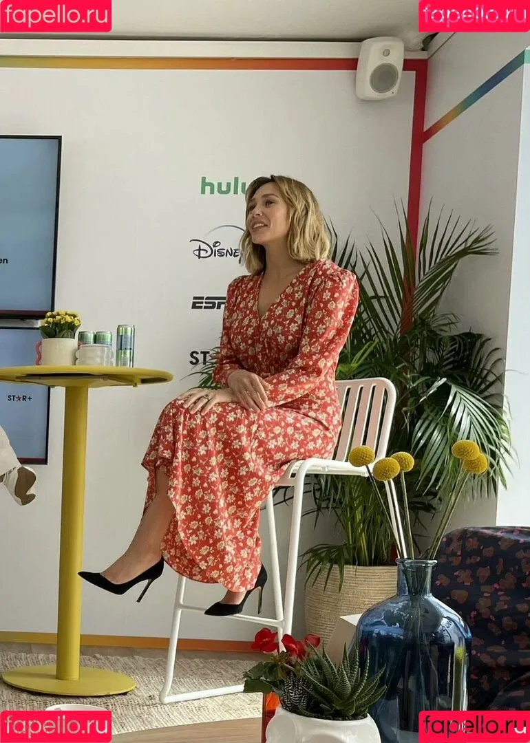 Elizabeth Olsen / elizabetholsendaily / lizabeth_olsen Onlyfans Photo Gallery 