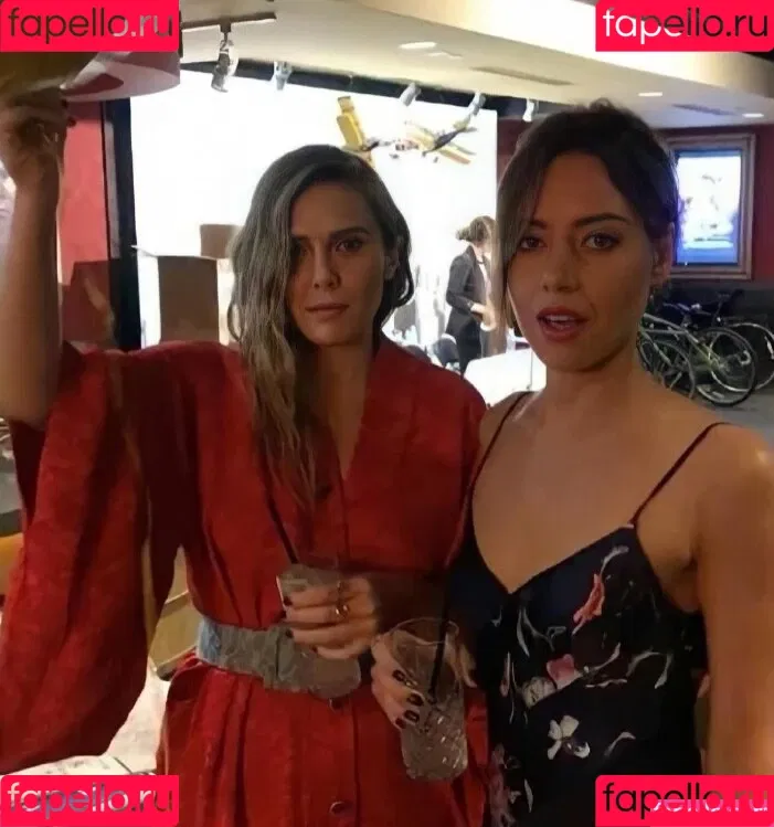 Elizabeth Olsen / elizabetholsendaily / lizabeth_olsen Onlyfans Photo Gallery 