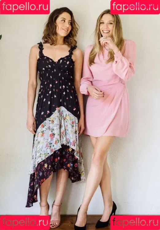 Elizabeth Olsen / elizabetholsendaily / lizabeth_olsen Onlyfans Photo Gallery 
