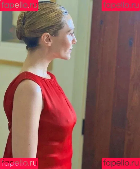 Elizabeth Olsen / elizabetholsendaily / lizabeth_olsen Onlyfans Photo Gallery 