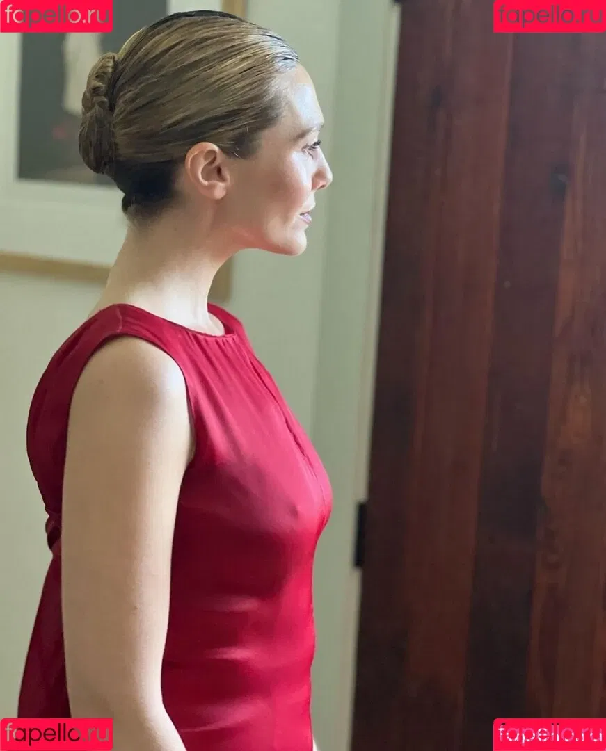 Elizabeth Olsen / elizabetholsendaily / lizabeth_olsen Onlyfans Photo Gallery 