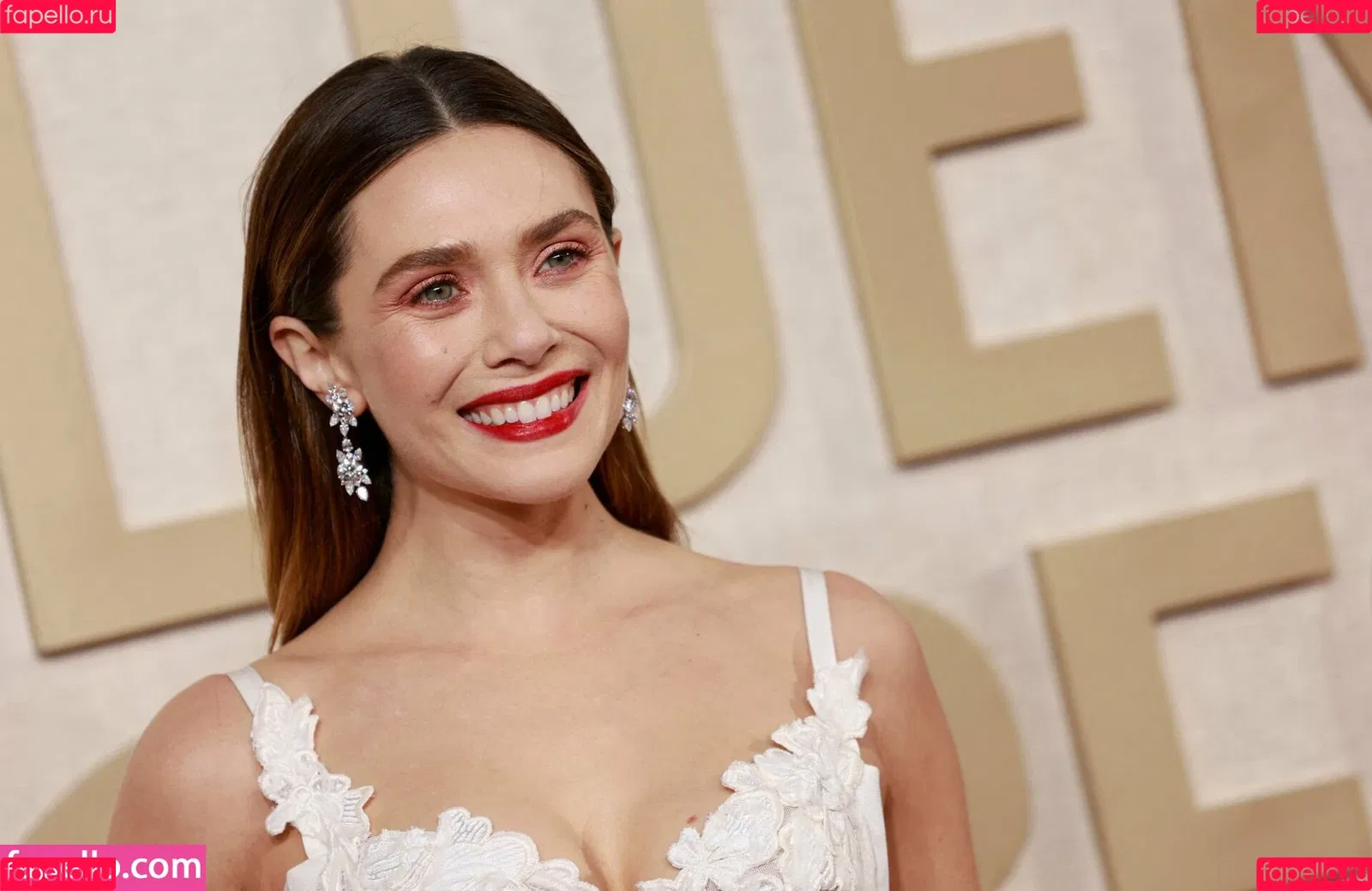 Elizabeth Olsen / elizabetholsendaily / lizabeth_olsen Onlyfans Photo Gallery 