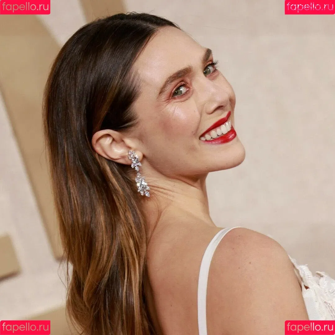 Elizabeth Olsen / elizabetholsendaily / lizabeth_olsen Onlyfans Photo Gallery 