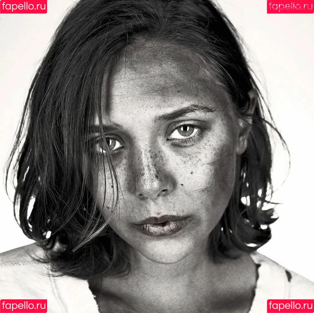 Elizabeth Olsen / elizabetholsendaily / lizabeth_olsen Onlyfans Photo Gallery 