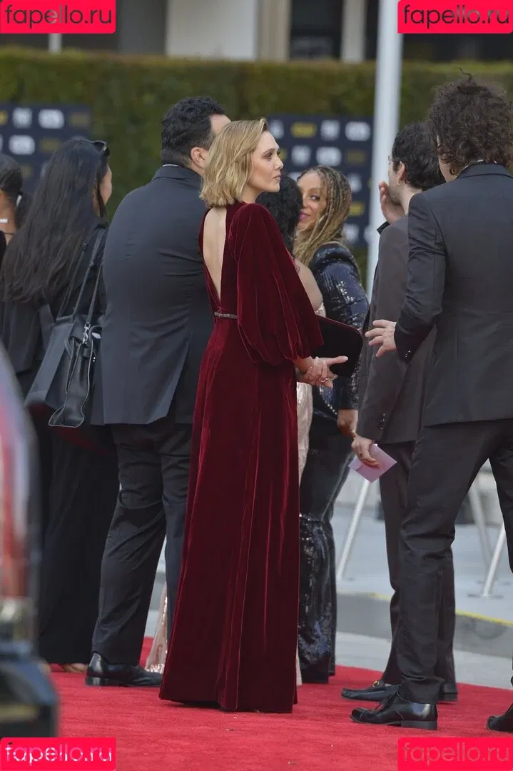 Elizabeth Olsen / elizabetholsendaily / lizabeth_olsen Onlyfans Photo Gallery 