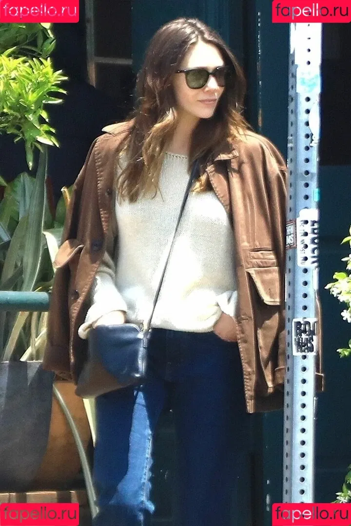 Elizabeth Olsen / elizabetholsendaily / lizabeth_olsen Onlyfans Photo Gallery 
