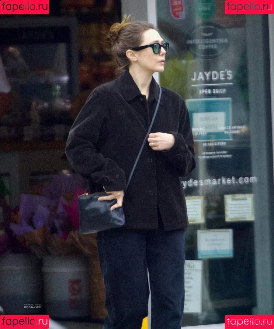 Elizabeth Olsen / elizabetholsendaily / lizabeth_olsen Onlyfans Photo Gallery 