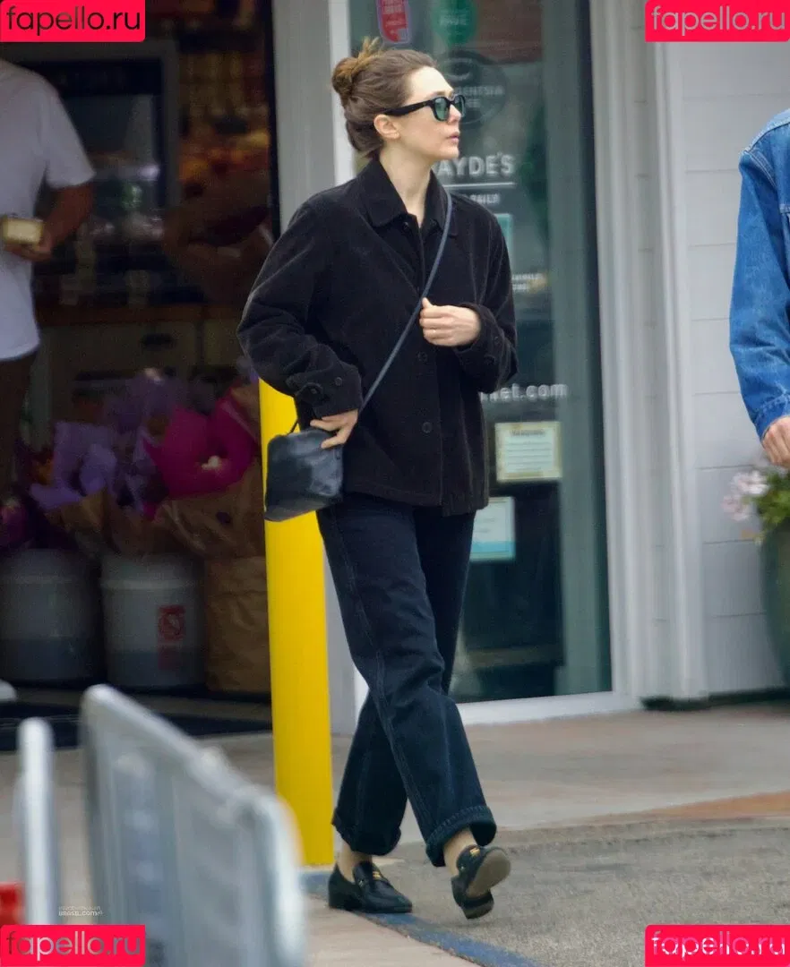 Elizabeth Olsen / elizabetholsendaily / lizabeth_olsen Onlyfans Photo Gallery 