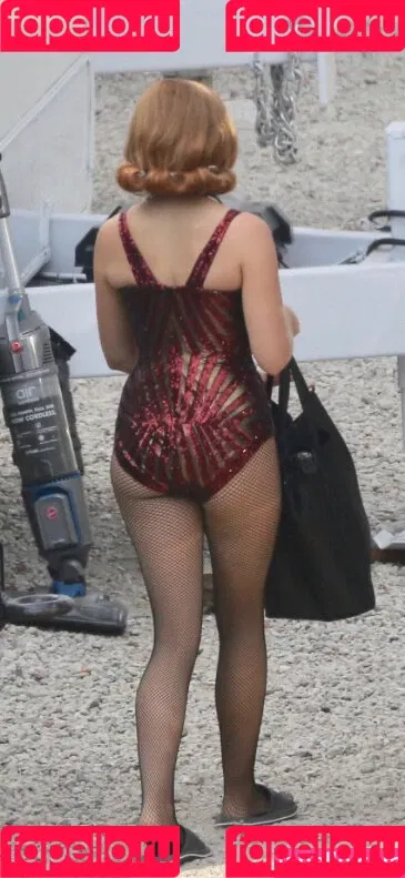 Elizabeth Olsen / elizabetholsendaily / lizabeth_olsen Onlyfans Photo Gallery 