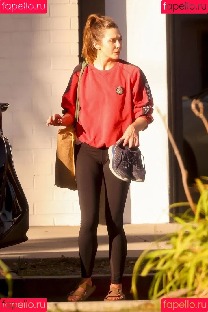 Elizabeth Olsen / elizabetholsendaily / lizabeth_olsen Onlyfans Photo Gallery 