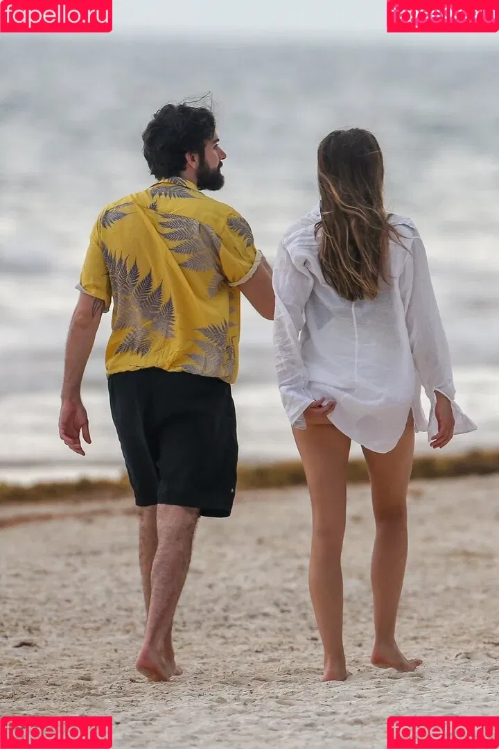 Elizabeth Olsen / elizabetholsendaily / lizabeth_olsen Onlyfans Photo Gallery 