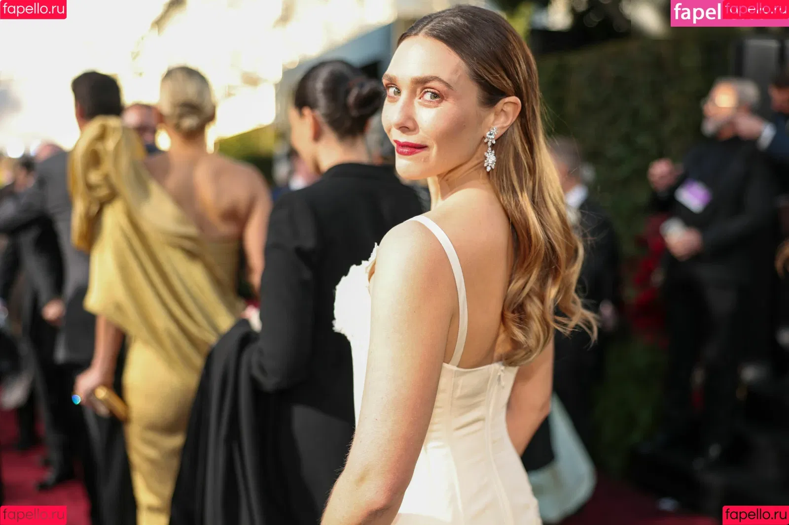 Elizabeth Olsen / elizabetholsendaily / lizabeth_olsen Onlyfans Photo Gallery 