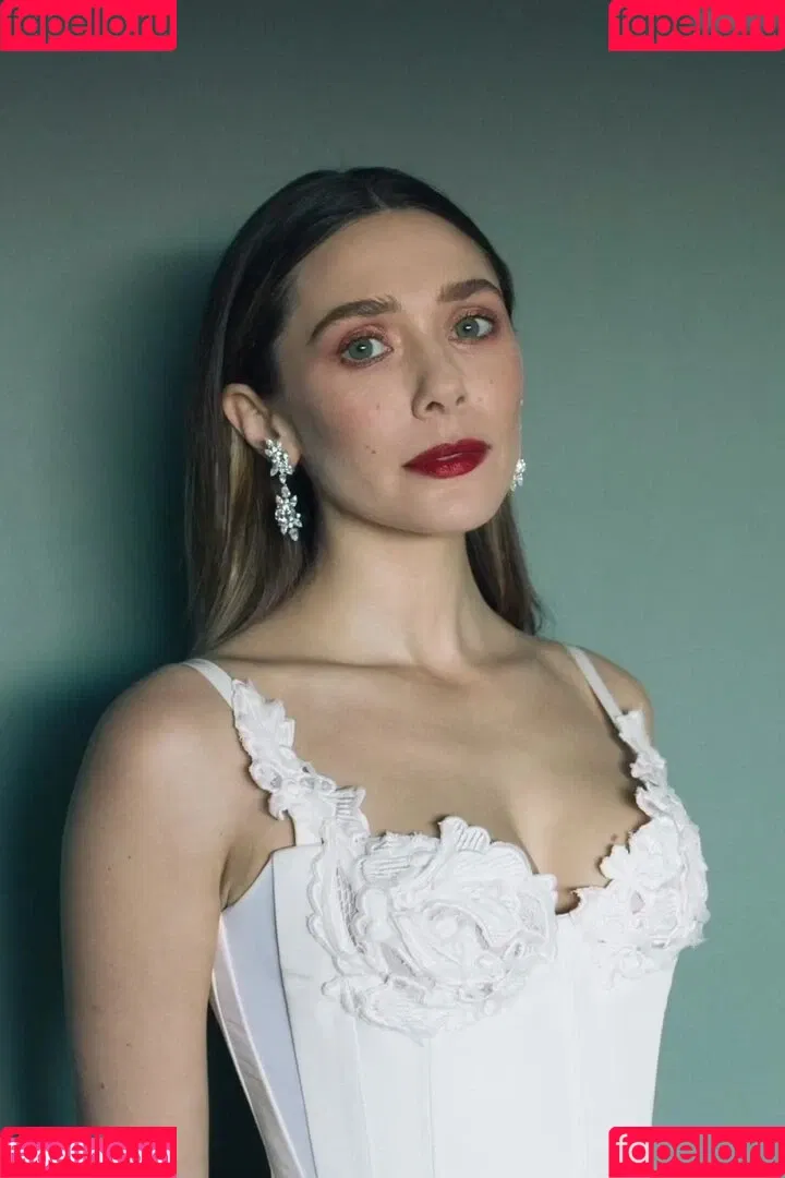 Elizabeth Olsen / elizabetholsendaily / lizabeth_olsen Onlyfans Photo Gallery 