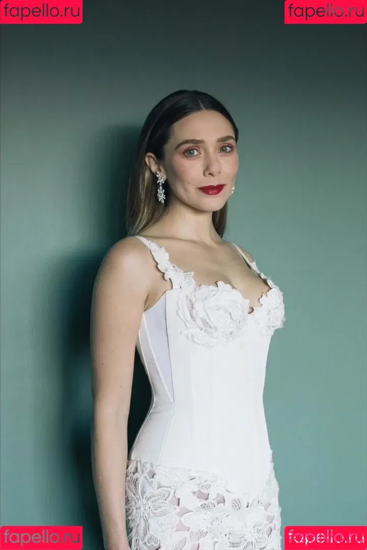 Elizabeth Olsen / elizabetholsendaily / lizabeth_olsen Onlyfans Photo Gallery 