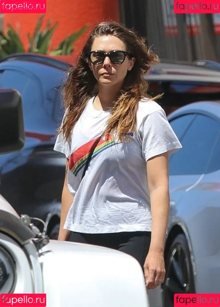 Elizabeth Olsen / elizabetholsendaily / lizabeth_olsen Onlyfans Photo Gallery 