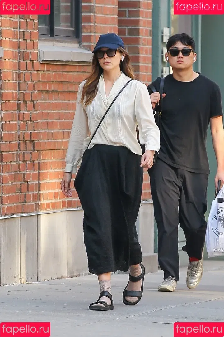 Elizabeth Olsen / elizabetholsendaily / lizabeth_olsen Onlyfans Photo Gallery 