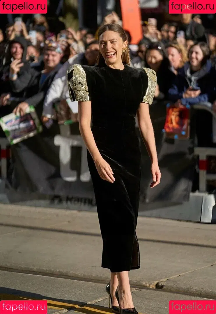 Elizabeth Olsen / elizabetholsendaily / lizabeth_olsen Onlyfans Photo Gallery 