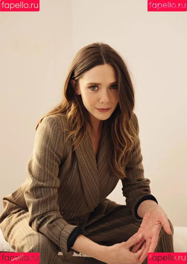 Elizabeth Olsen / elizabetholsendaily / lizabeth_olsen Onlyfans Photo Gallery 