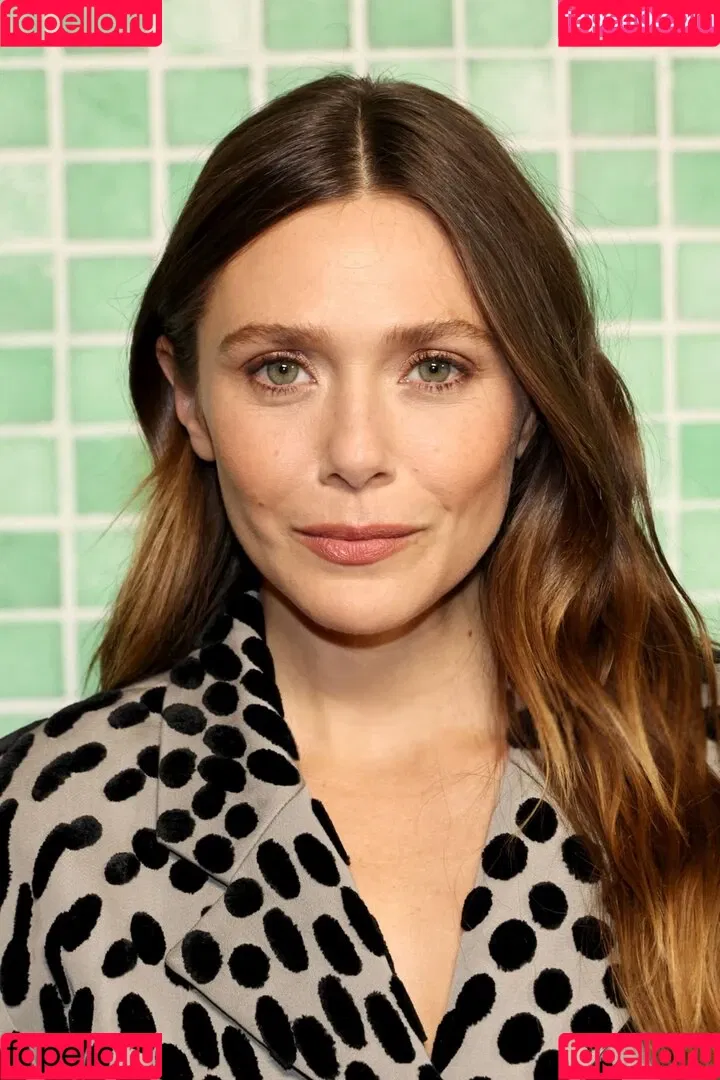 Elizabeth Olsen / elizabetholsendaily / lizabeth_olsen Onlyfans Photo Gallery 