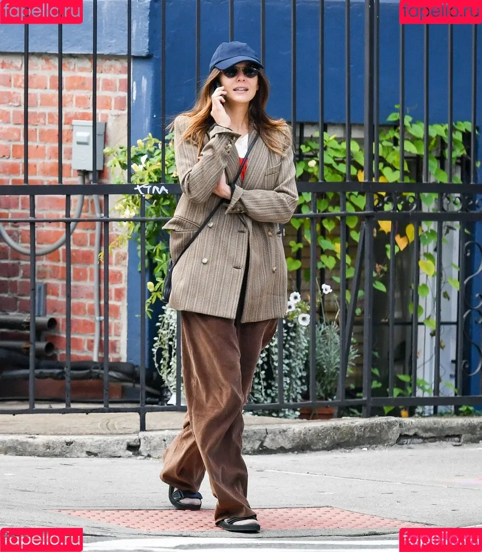Elizabeth Olsen / elizabetholsendaily / lizabeth_olsen Onlyfans Photo Gallery 