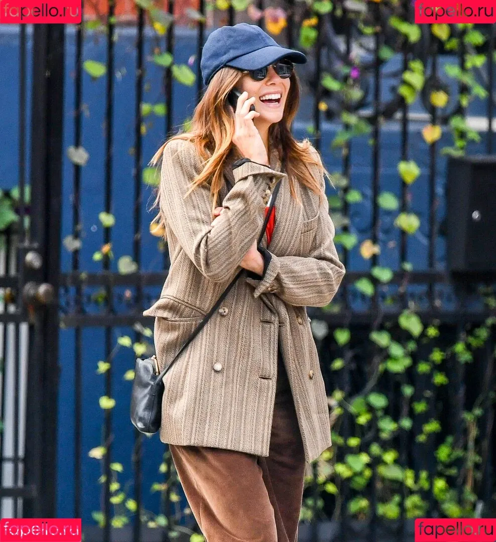 Elizabeth Olsen / elizabetholsendaily / lizabeth_olsen Onlyfans Photo Gallery 