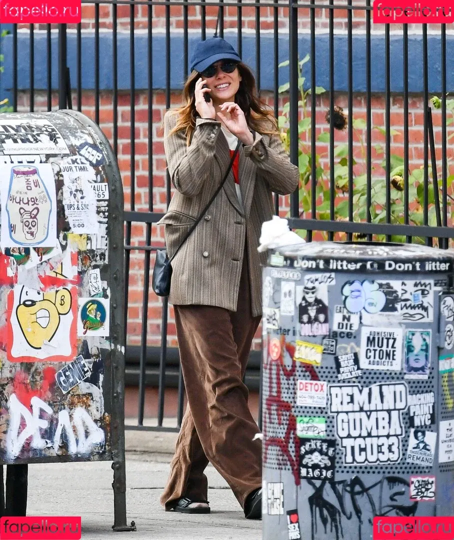Elizabeth Olsen / elizabetholsendaily / lizabeth_olsen Onlyfans Photo Gallery 