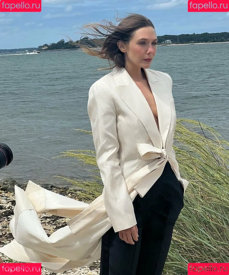 Elizabeth Olsen / elizabetholsendaily / lizabeth_olsen Onlyfans Photo Gallery 