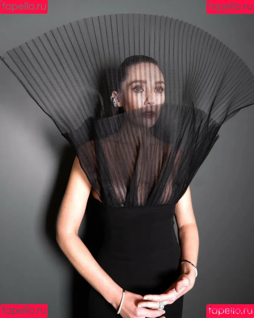 Elizabeth Olsen / elizabetholsendaily / lizabeth_olsen Onlyfans Photo Gallery 