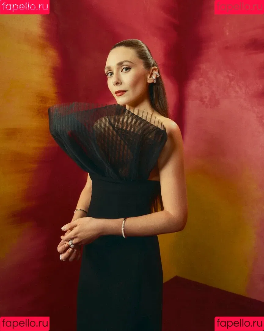 Elizabeth Olsen / elizabetholsendaily / lizabeth_olsen Onlyfans Photo Gallery 