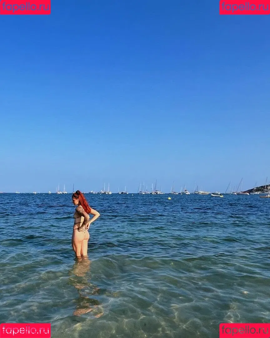 Ari Geli / arigelii Onlyfans Photo Gallery 