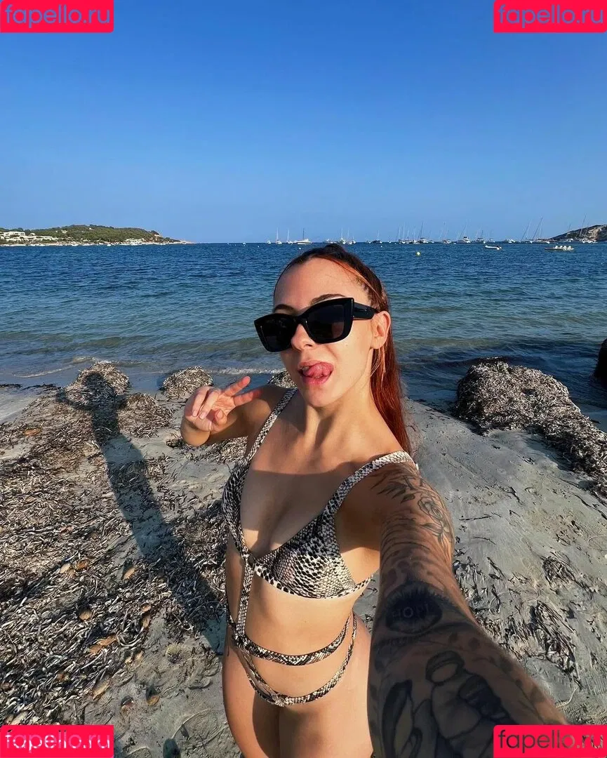Ari Geli / arigelii Onlyfans Photo Gallery 