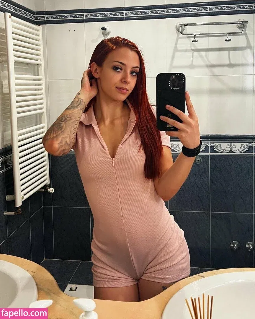 Ari Geli / arigelii Onlyfans Photo Gallery 