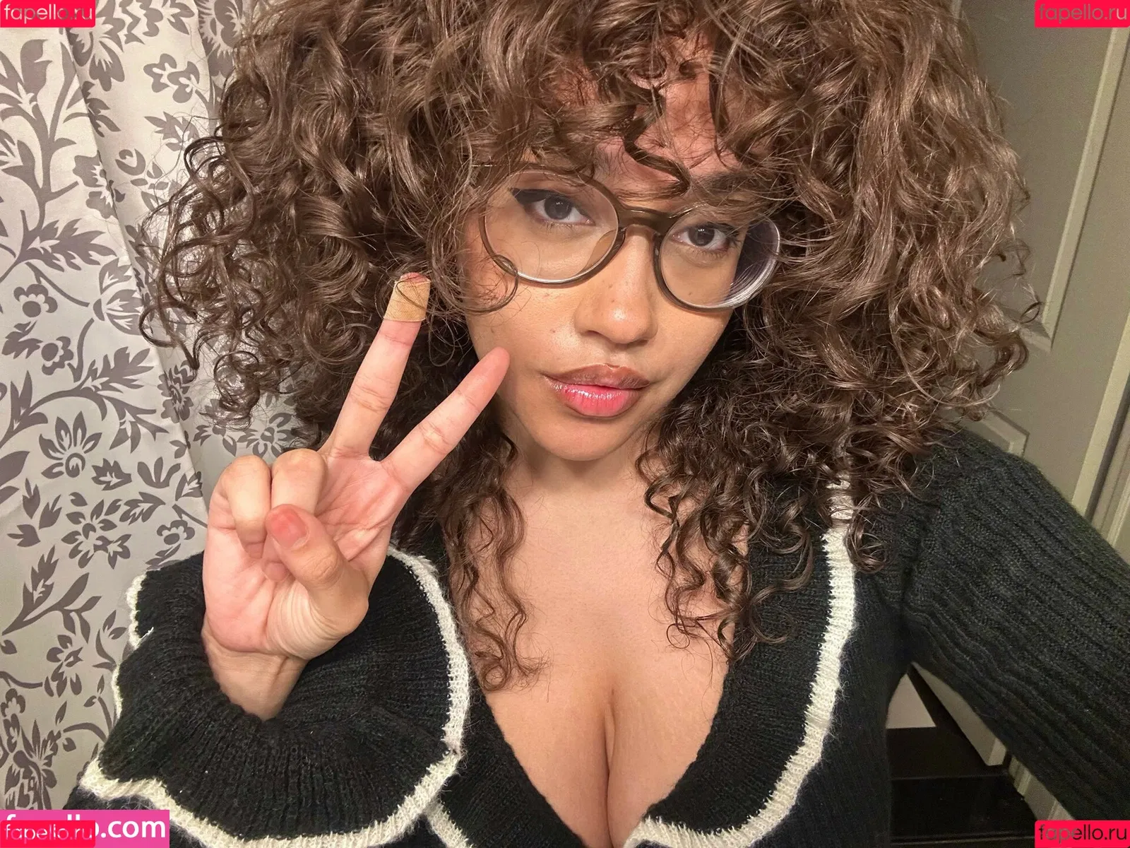 OFTV / itsqueennovaa Onlyfans Photo Gallery 