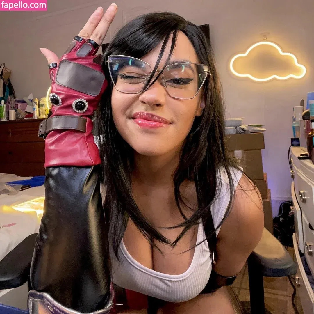 OFTV / itsqueennovaa Onlyfans Photo Gallery 