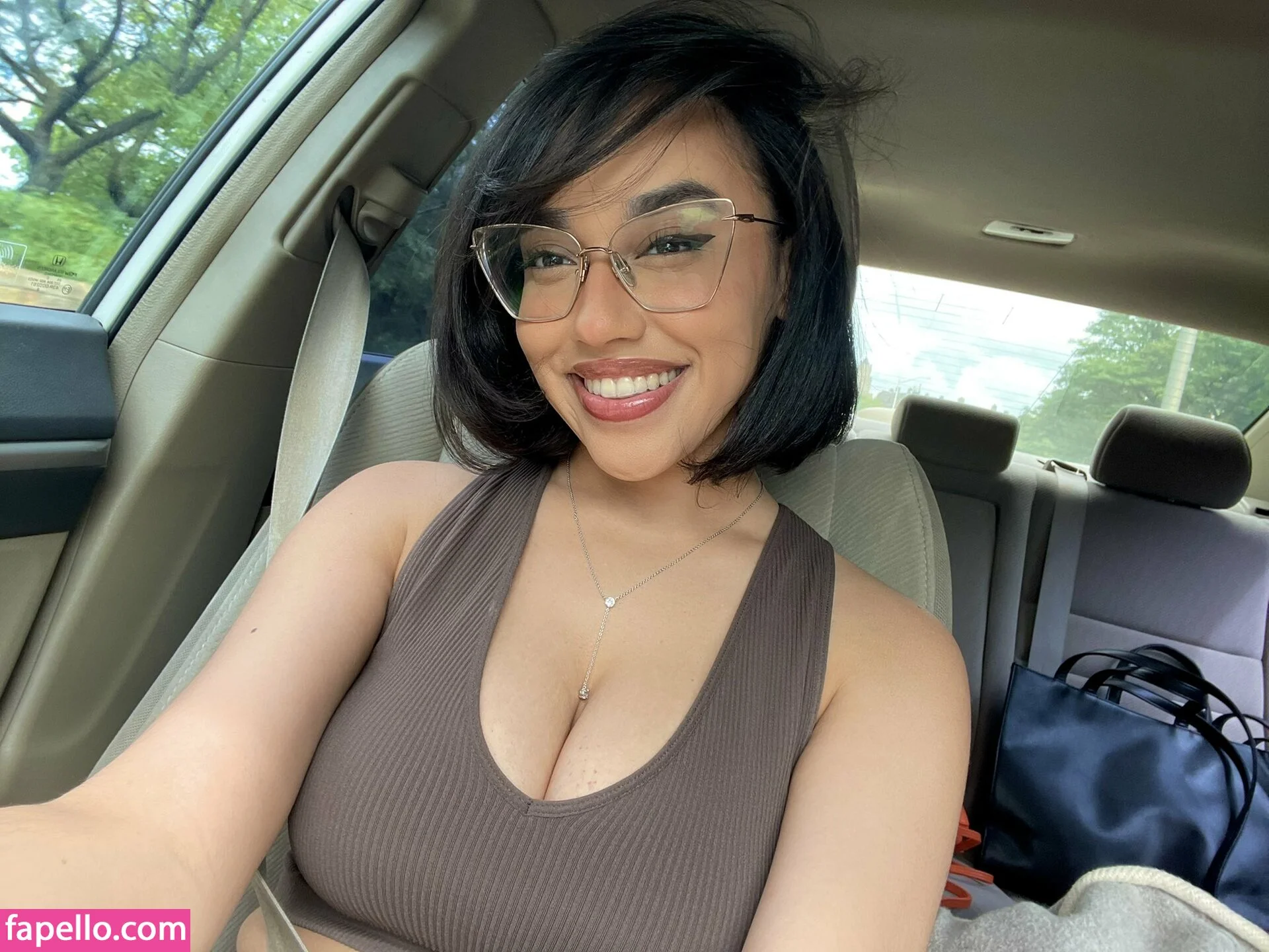 OFTV / itsqueennovaa Onlyfans Photo Gallery 