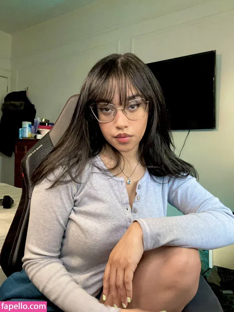 OFTV / itsqueennovaa Onlyfans Photo Gallery 