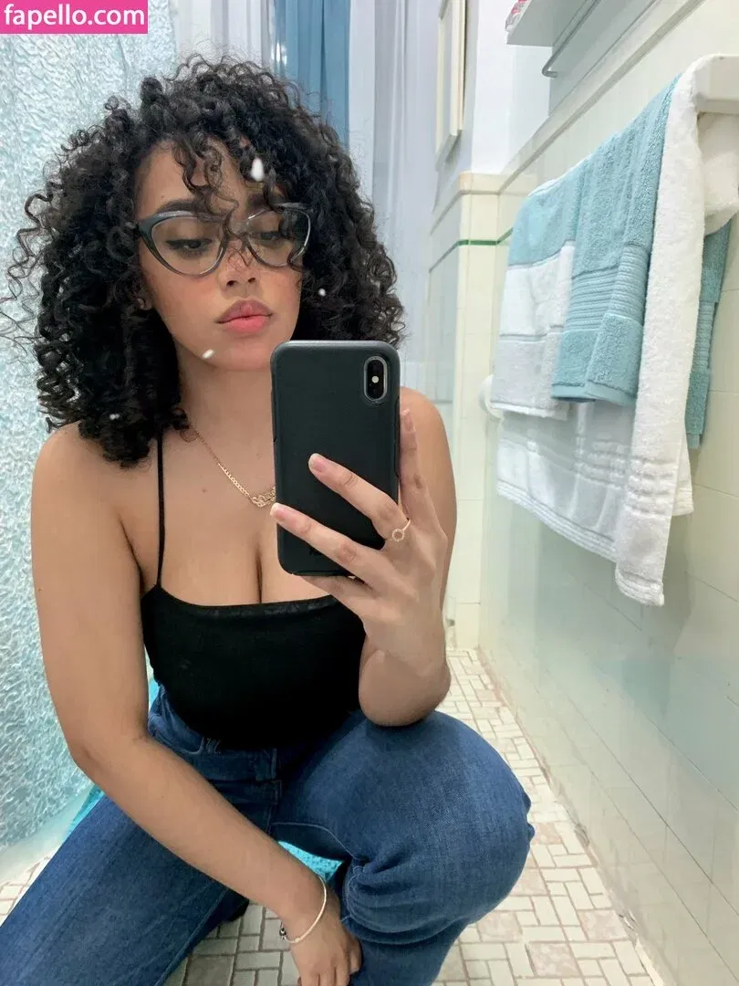 OFTV / itsqueennovaa Onlyfans Photo Gallery 